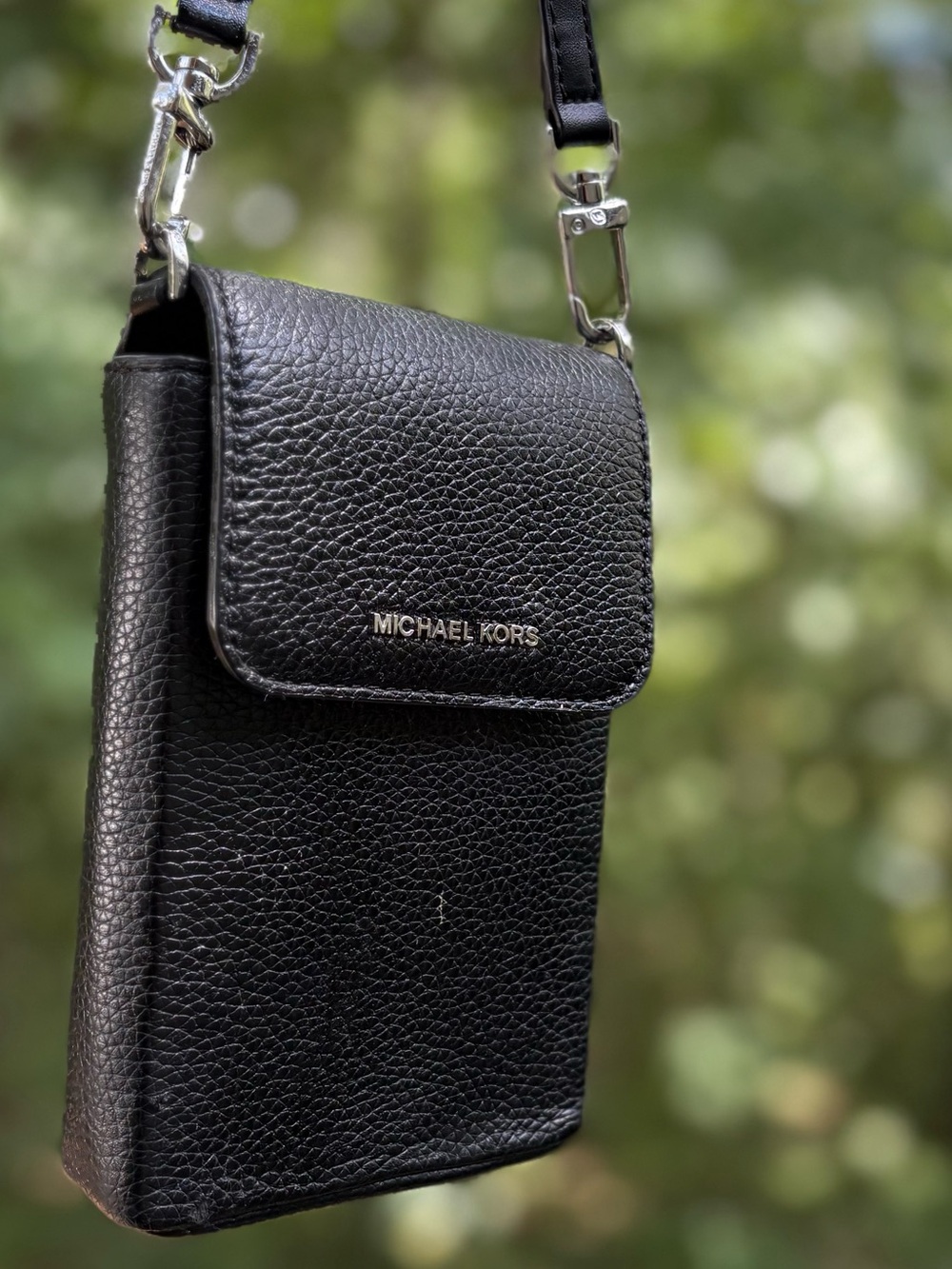 Michael Kors Black Pebbled Leather Phone Crossbody Pouch - Picture 1 of 3
